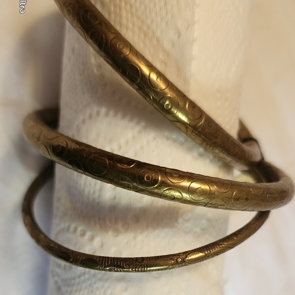 Chic Gold Tone Bangles Set